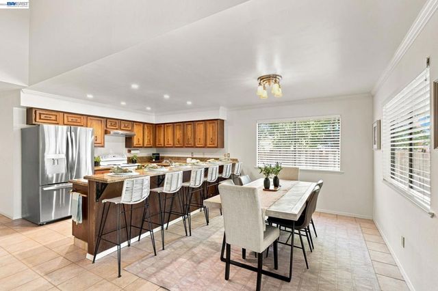 332 Downham Ct, Walnut Creek, CA 94598