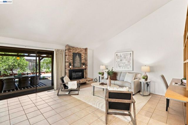 332 Downham Ct, Walnut Creek, CA 94598