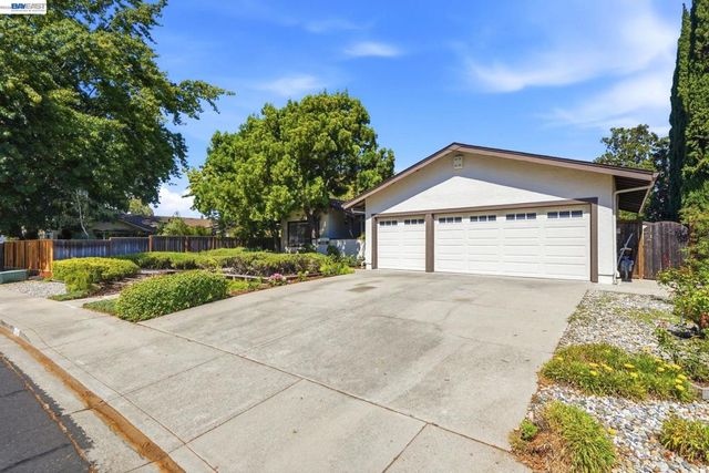 332 Downham Ct, Walnut Creek, CA 94598