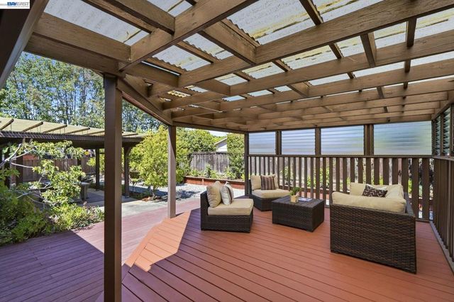 332 Downham Ct, Walnut Creek, CA 94598