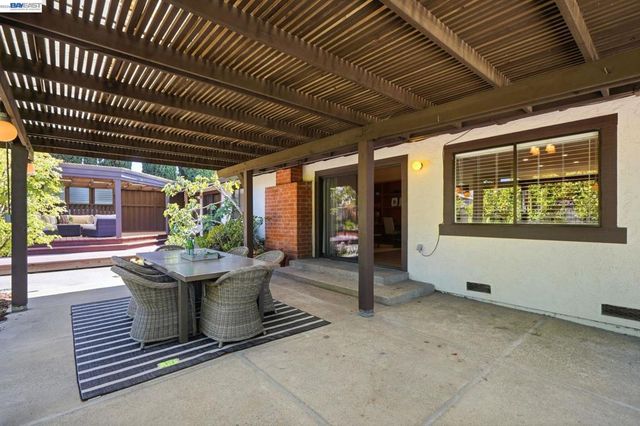 332 Downham Ct, Walnut Creek, CA 94598