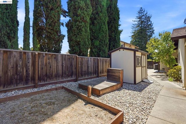 332 Downham Ct, Walnut Creek, CA 94598