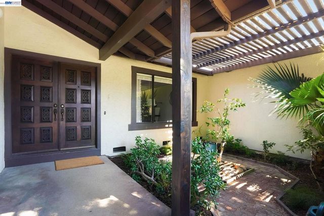 332 Downham Ct, Walnut Creek, CA 94598
