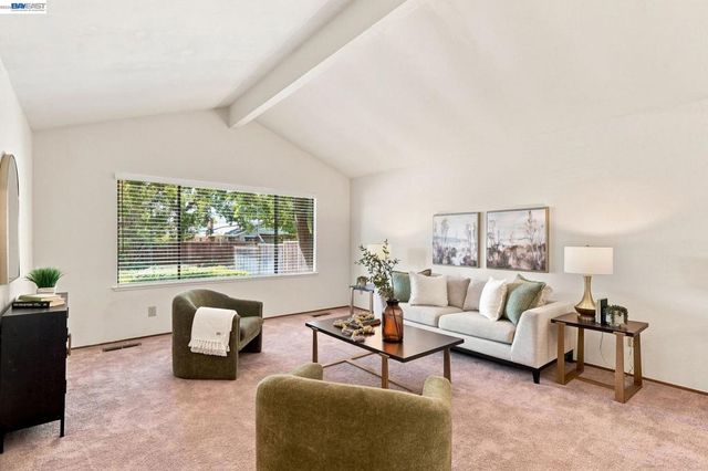 332 Downham Ct, Walnut Creek, CA 94598