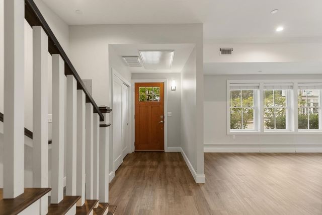 253 Walden 259, Cambridge, MA 02138