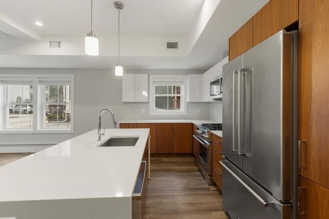 253 Walden 259, Cambridge, MA 02138