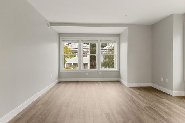 253 Walden 259, Cambridge, MA 02138