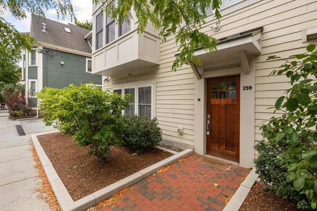 253 Walden 259, Cambridge, MA 02138