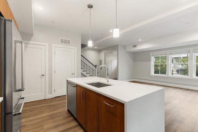 253 Walden 259, Cambridge, MA 02138