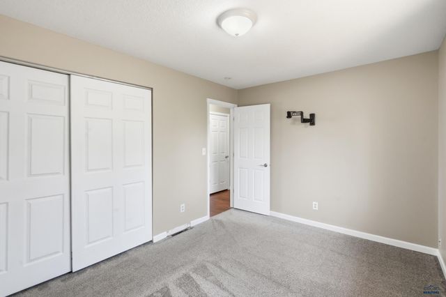 627 FAIRMONT PL, Rapid City, SD 57701