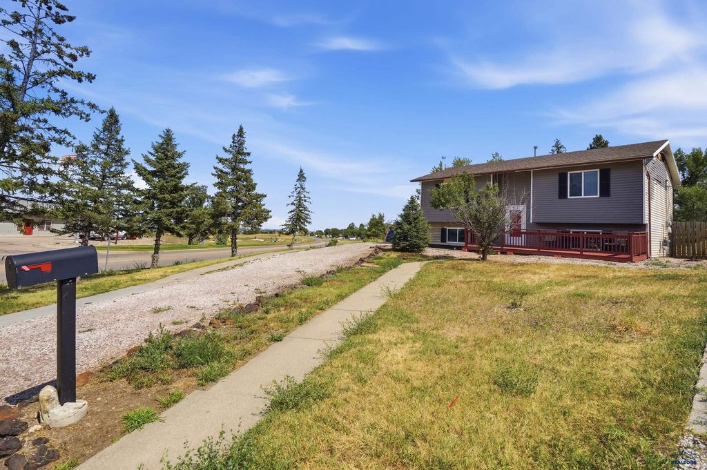 627 FAIRMONT PL, Rapid City, SD 57701