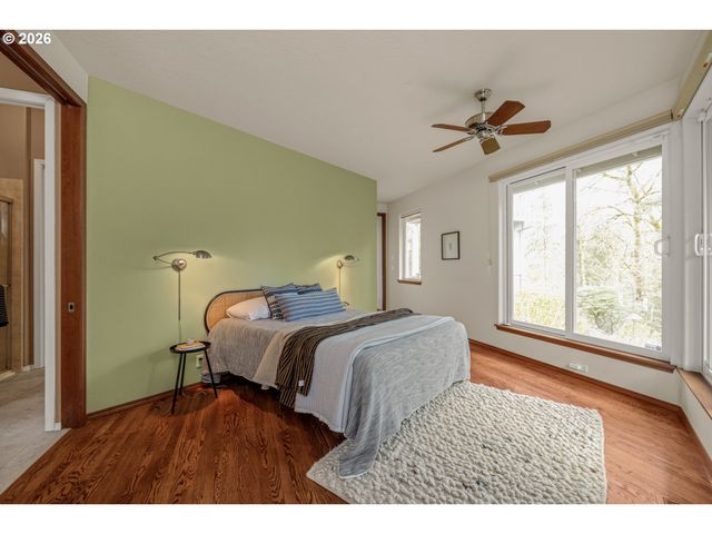 6100 Sw THOMAS St, Portland, OR 97221