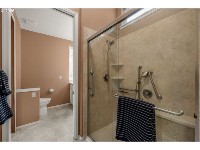 6100 Sw THOMAS St, Portland, OR 97221