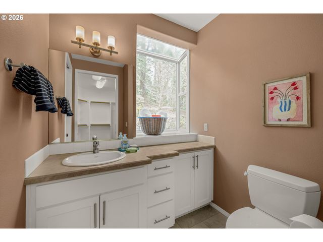 6100 Sw THOMAS St, Portland, OR 97221