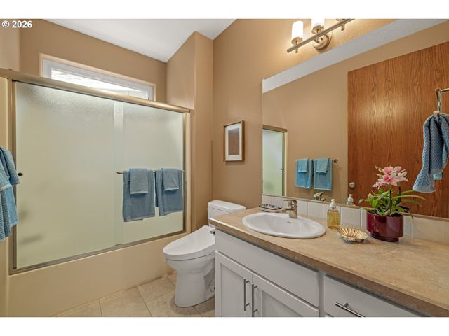 6100 Sw THOMAS St, Portland, OR 97221