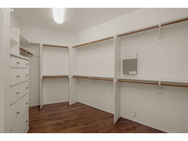 6100 Sw THOMAS St, Portland, OR 97221