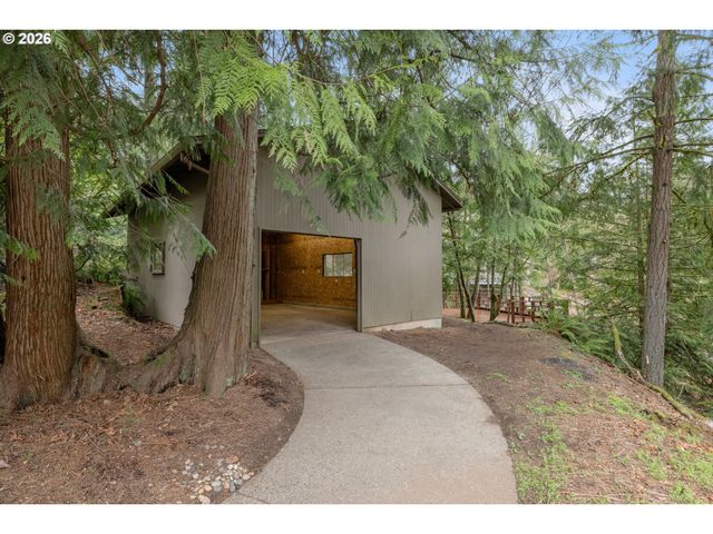 6100 Sw THOMAS St, Portland, OR 97221