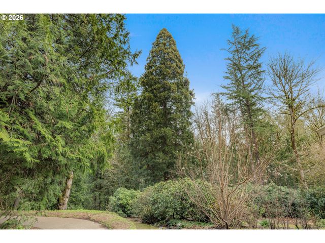 6100 Sw THOMAS St, Portland, OR 97221