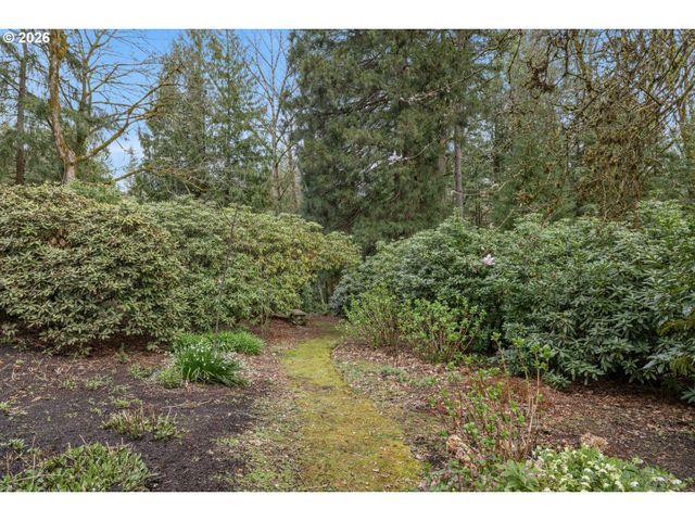 6100 Sw THOMAS St, Portland, OR 97221