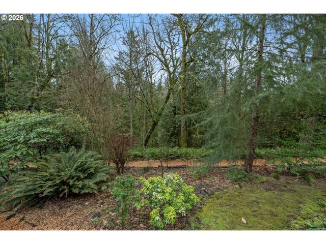 6100 Sw THOMAS St, Portland, OR 97221