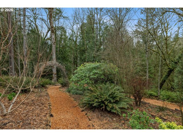 6100 Sw THOMAS St, Portland, OR 97221