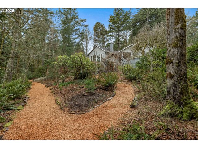 6100 Sw THOMAS St, Portland, OR 97221