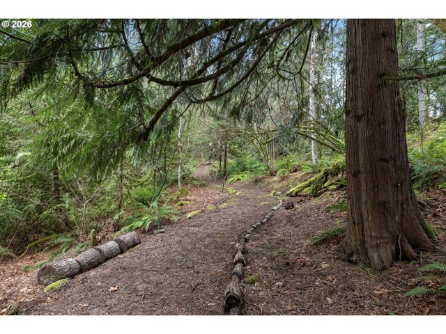 6100 Sw THOMAS St, Portland, OR 97221