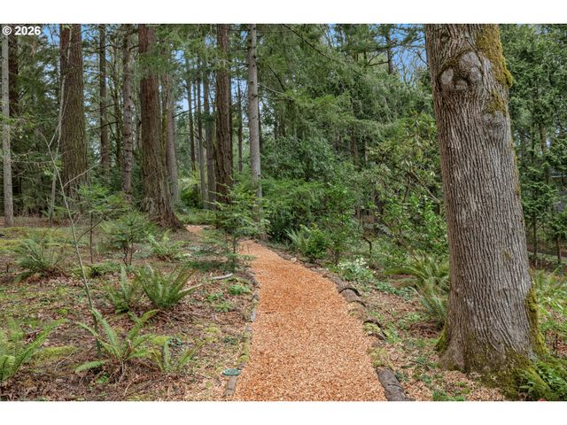 6100 Sw THOMAS St, Portland, OR 97221