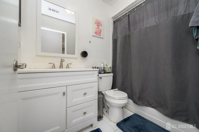 35 Carriage Place, Edison, NJ 08820