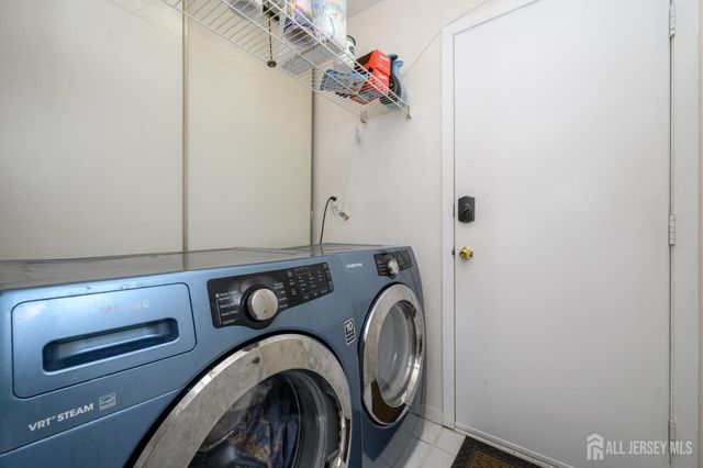 35 Carriage Place, Edison, NJ 08820