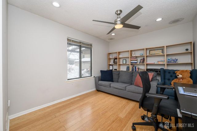 35 Carriage Place, Edison, NJ 08820