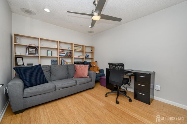 35 Carriage Place, Edison, NJ 08820