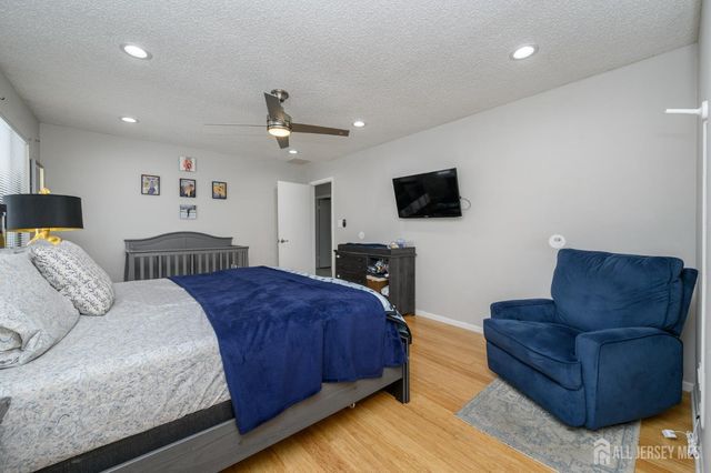 35 Carriage Place, Edison, NJ 08820