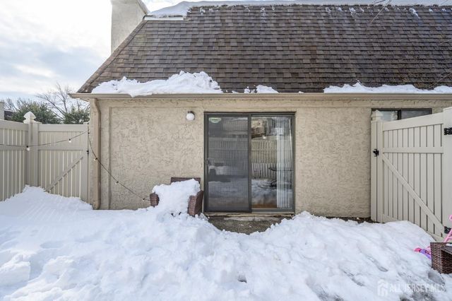 35 Carriage Place, Edison, NJ 08820