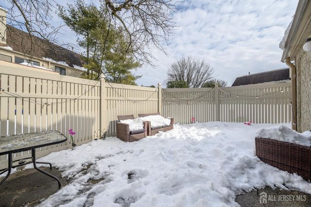 35 Carriage Place, Edison, NJ 08820