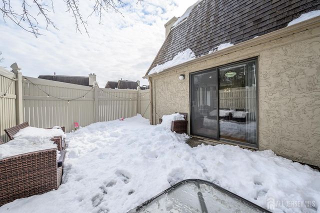 35 Carriage Place, Edison, NJ 08820