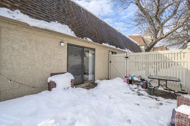 35 Carriage Place, Edison, NJ 08820