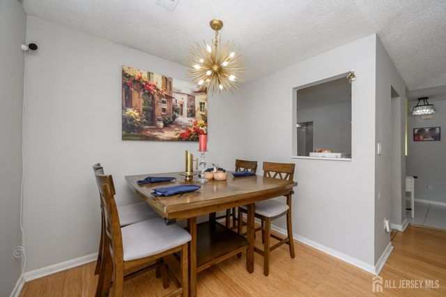 35 Carriage Place, Edison, NJ 08820