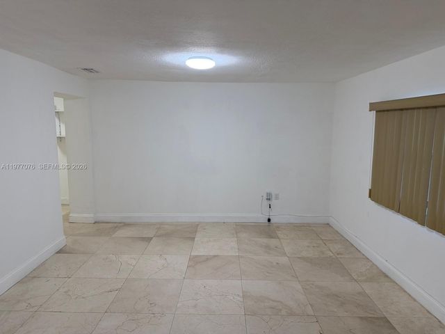 1585 W 53rd St, Hialeah, FL 33012