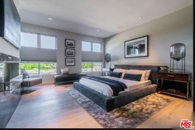 2391 Roscomare 403, Los Angeles, CA 90077