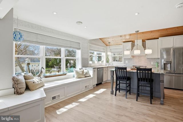 7806 SUMMIT DR, Pasadena, MD 21122