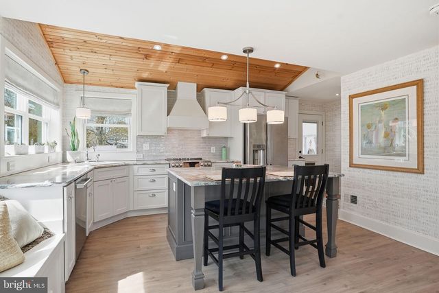 7806 SUMMIT DR, Pasadena, MD 21122