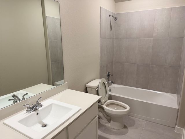 986 Olive Drive, Lavon, TX 75166