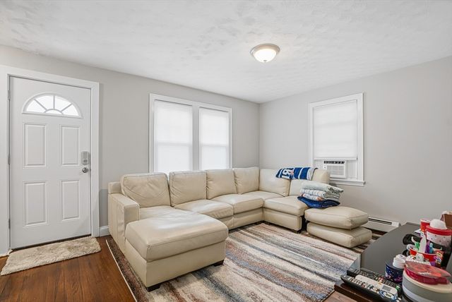 39 Pinehurst, Auburn, MA 01501