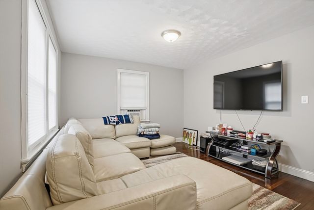 39 Pinehurst, Auburn, MA 01501