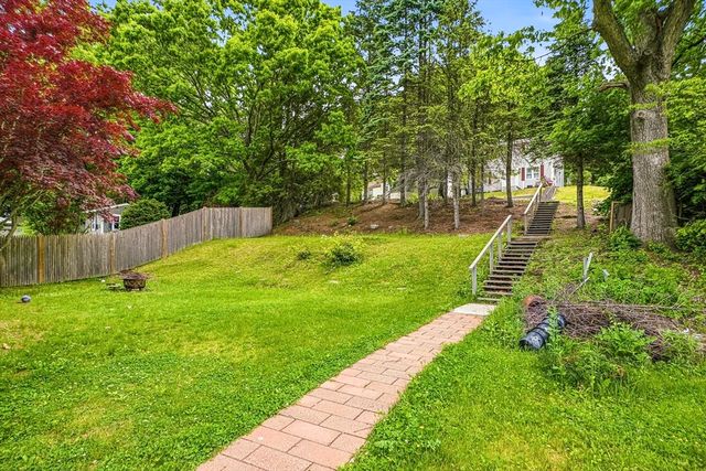 39 Pinehurst, Auburn, MA 01501