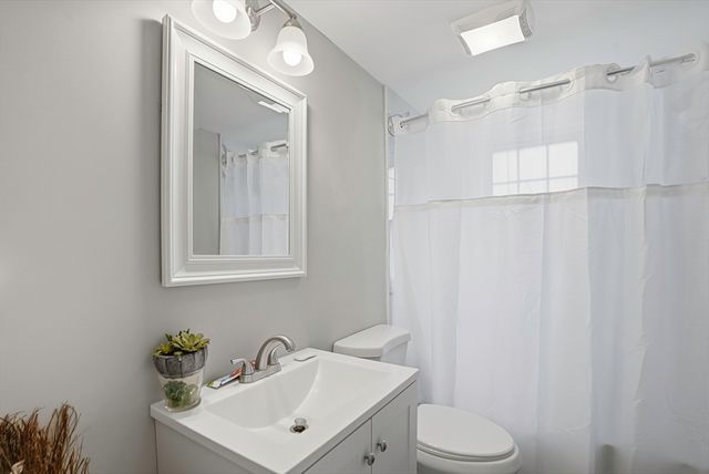 39 Pinehurst, Auburn, MA 01501
