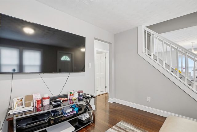39 Pinehurst, Auburn, MA 01501