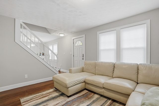 39 Pinehurst, Auburn, MA 01501