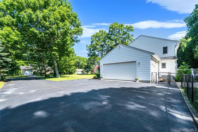 1075 Ships Drive, Southold, NY 11971